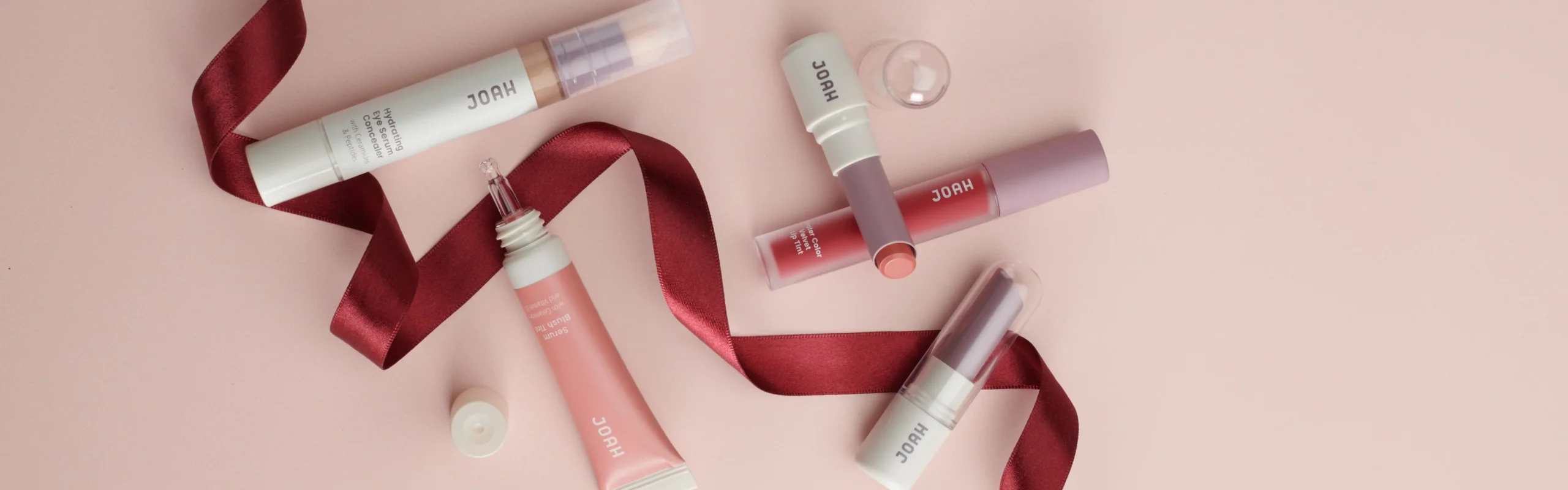 JOAH K-Beauty make-up en skincareproducten met bordeauxrood lint